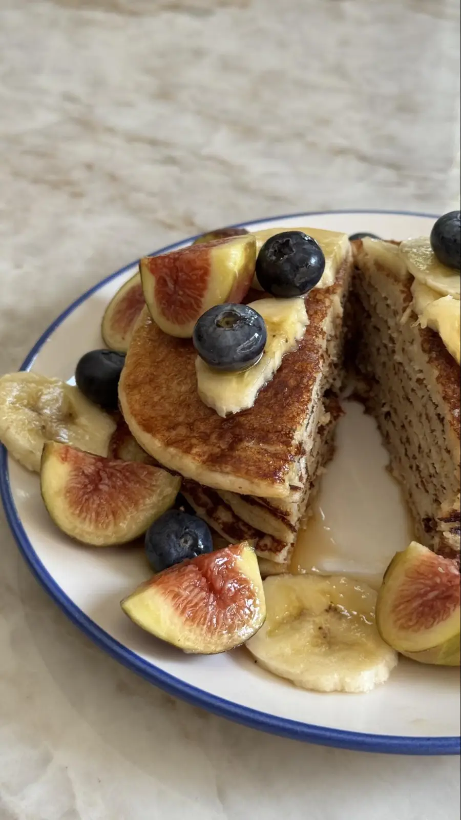 פנקייק חצוי שחושף את המרקם הרך מבפנים